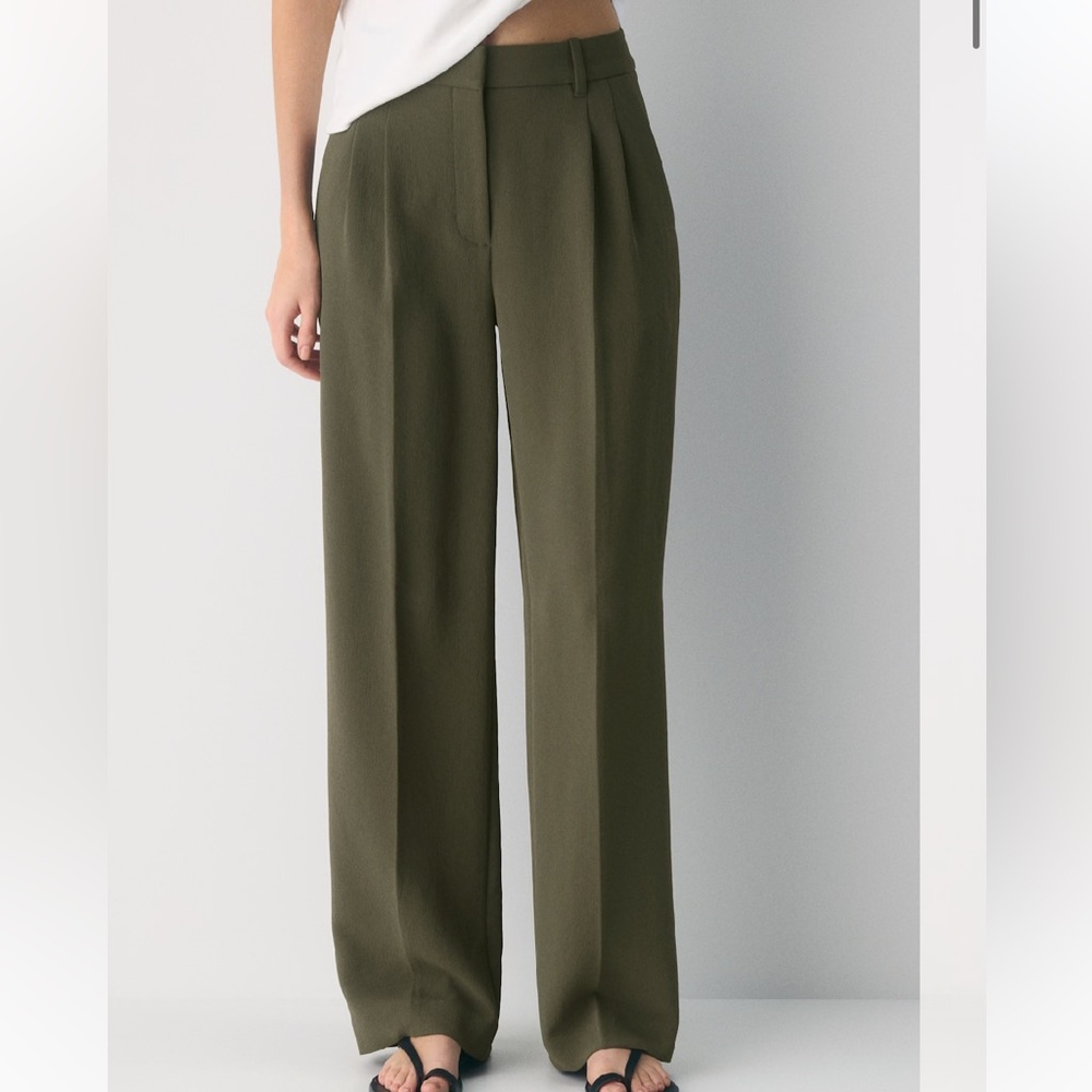 Aritzia Olive Green Effortless Pant